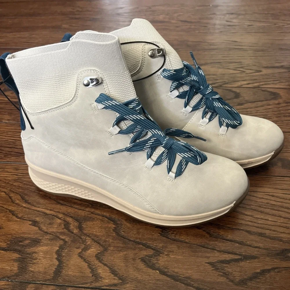 Maurice's New Addie Hiker Hybrid Boot‎ 8.5 Closet Round Toe